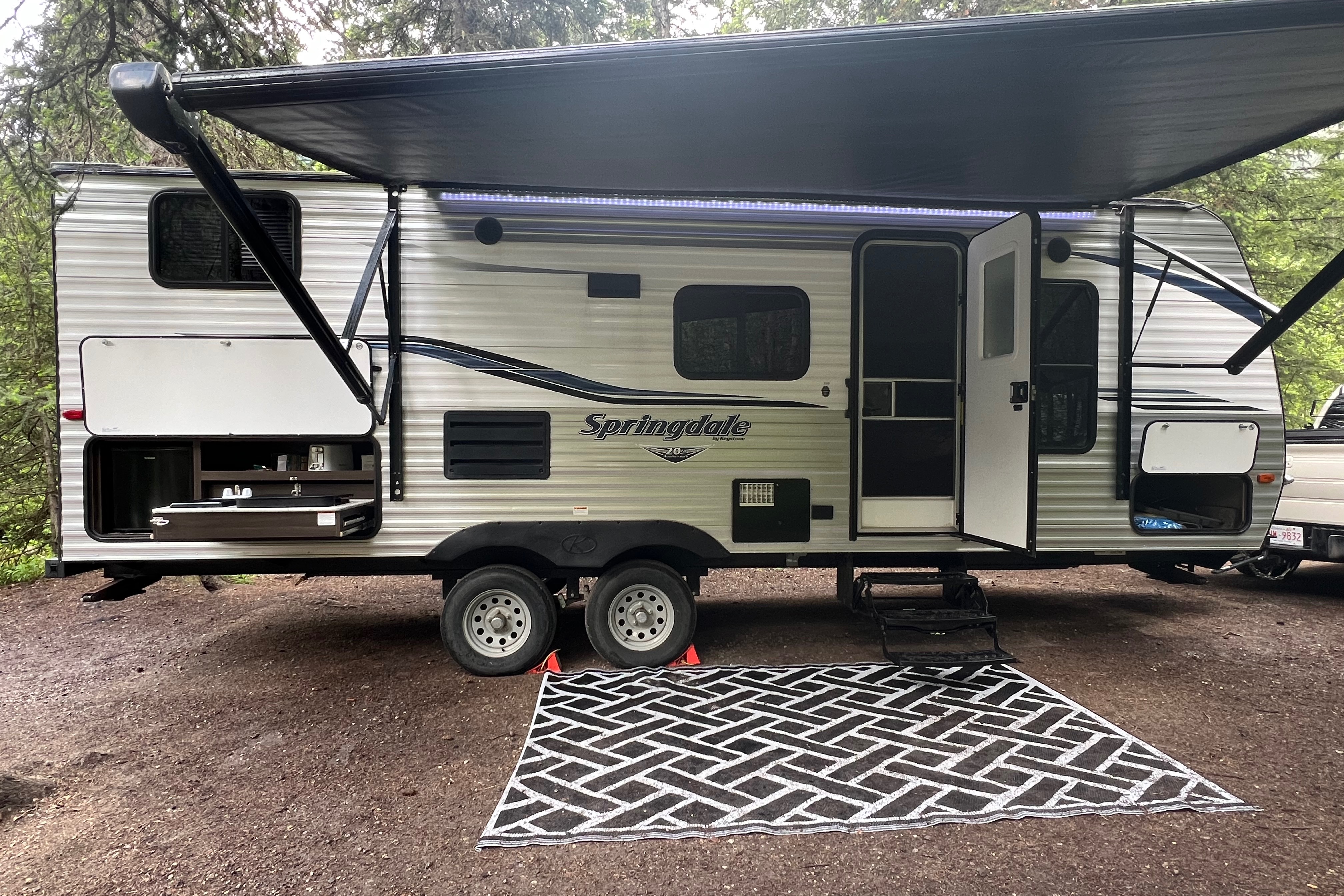 Houlogan Keystone Springdale Travel Trailer