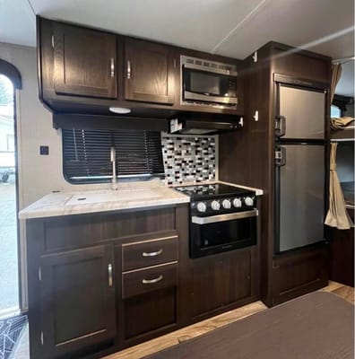 Houlogan Keystone Springdale Travel Trailer