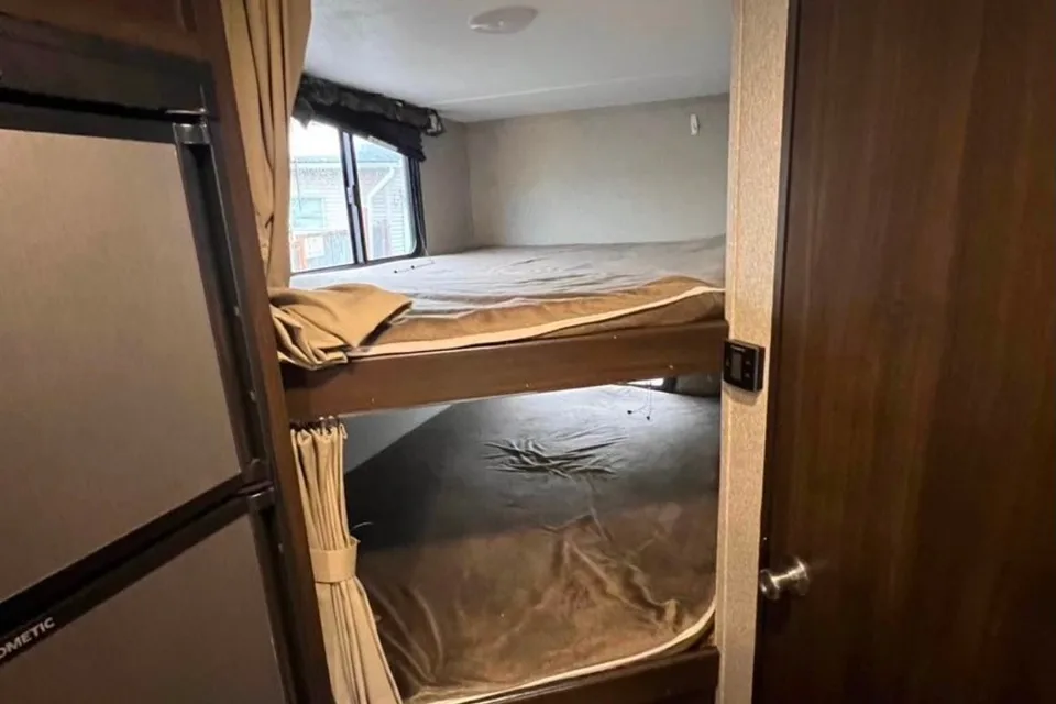 Houlogan Keystone Springdale Travel Trailer