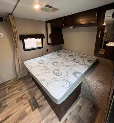 Houlogan Keystone Springdale Travel Trailer