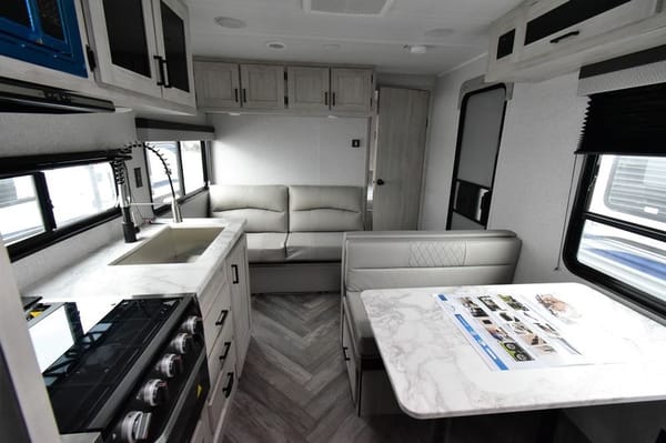 2022 East to West Della Terra 250BH