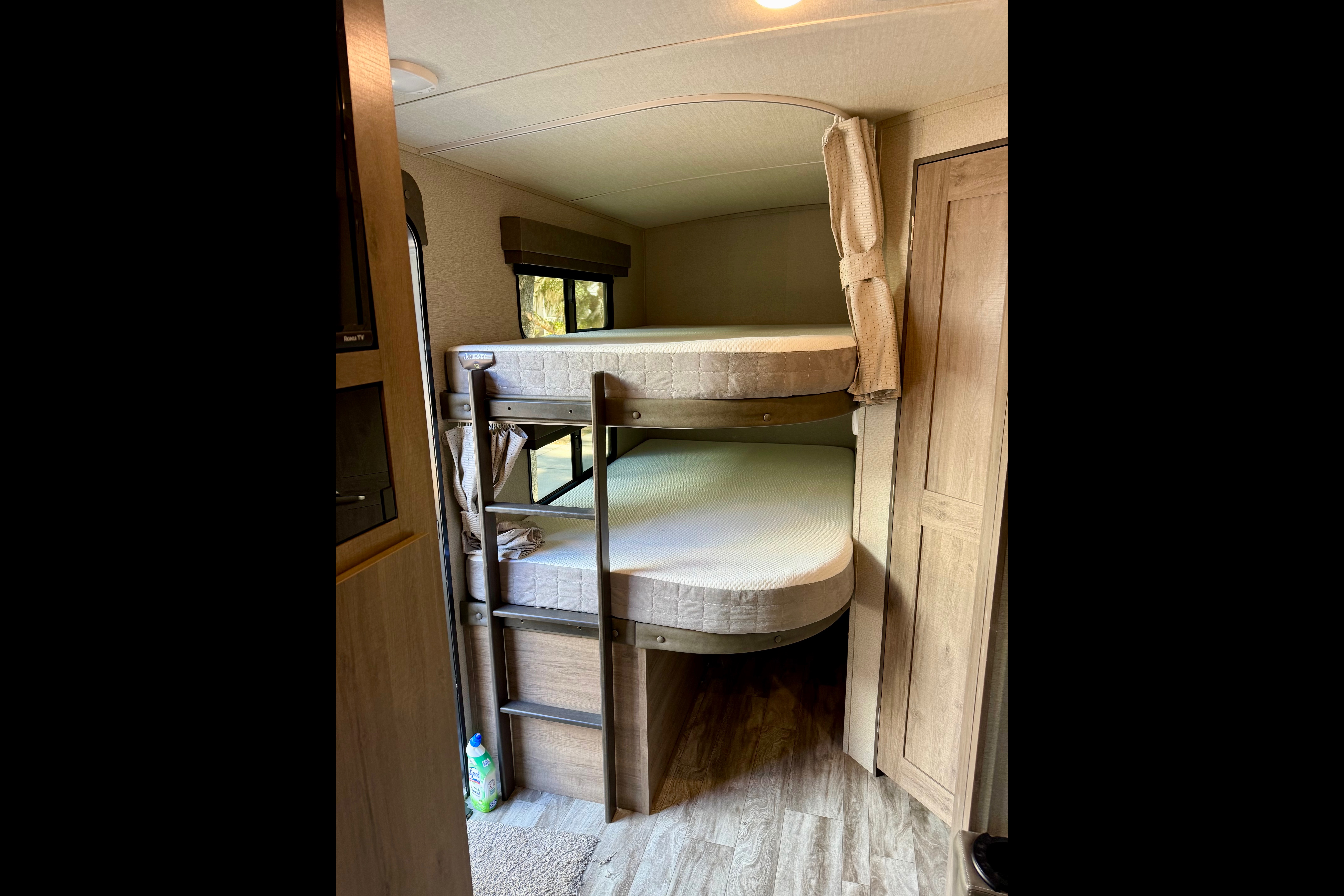 David's Grand Design Imagine 2400bh Travel Trailer