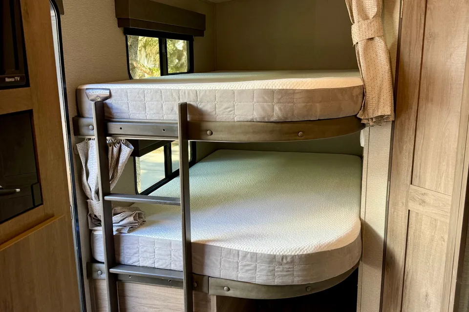 David's Grand Design Imagine 2400bh Travel Trailer