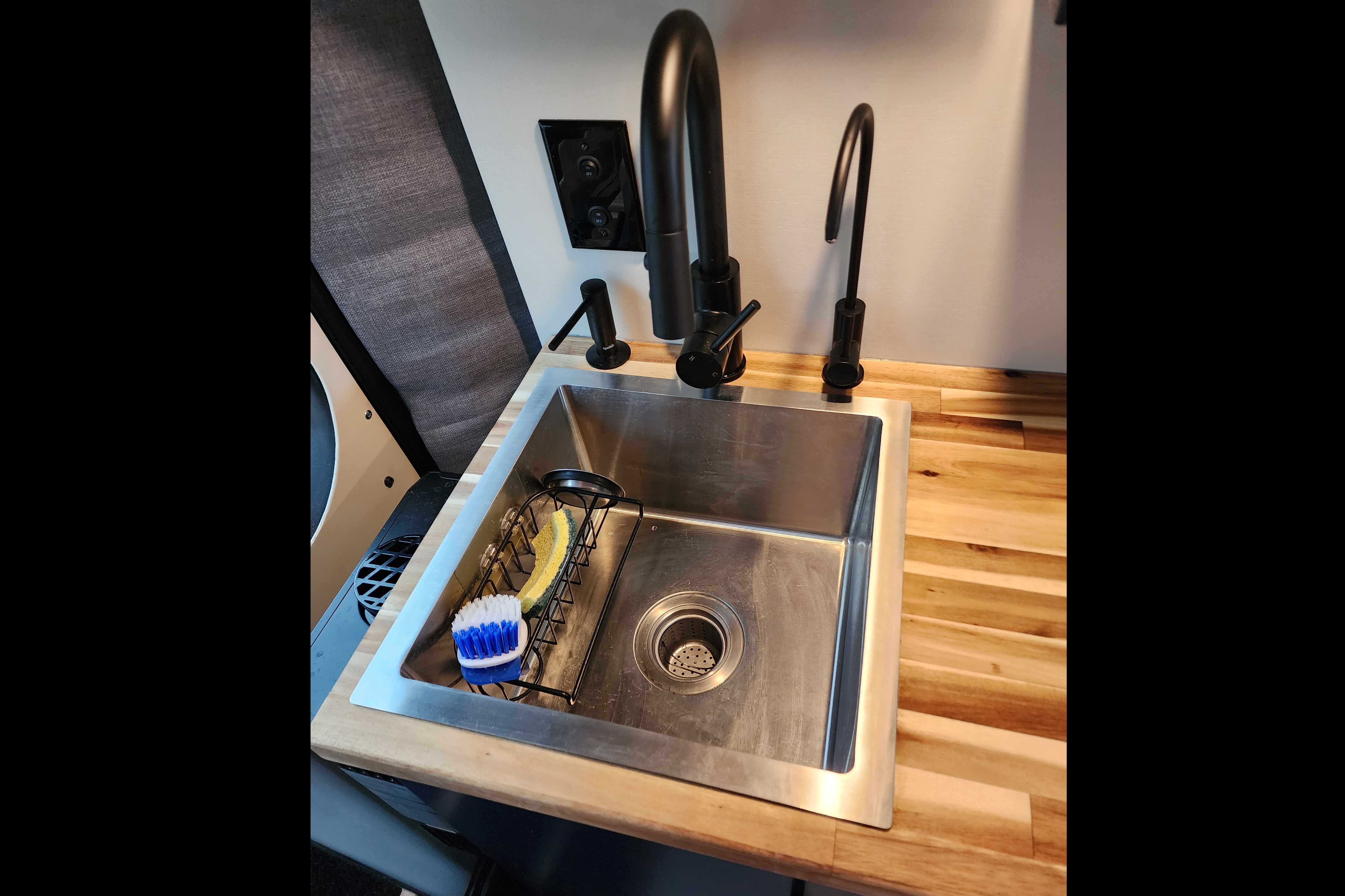 De Van - Most Open, Spacious Build out there! 2023 Promaster 2500