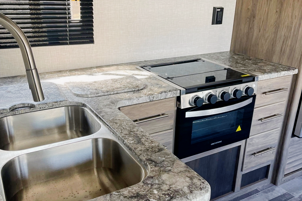 Zinger Crossroads Lite Travel Trailer