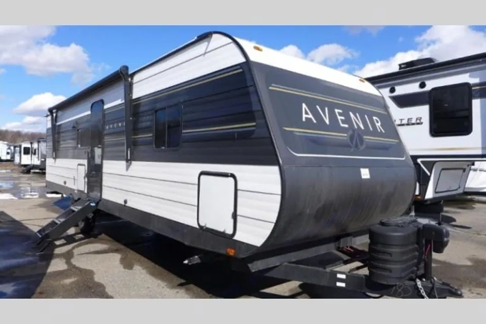 Derick's Cruiser RV avenir Travel Trailer