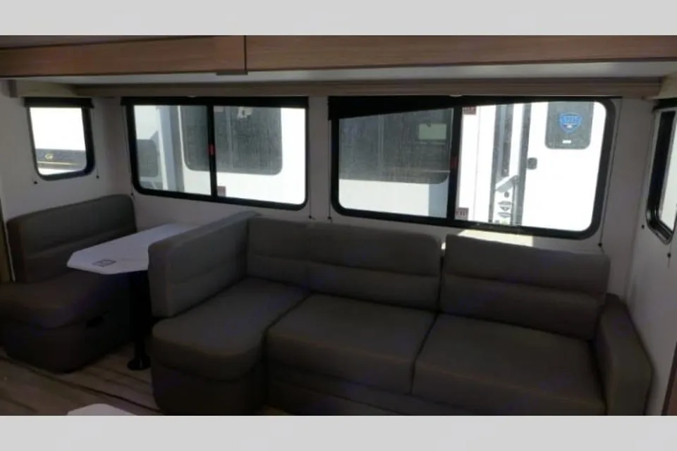 Derick's Cruiser RV avenir Travel Trailer