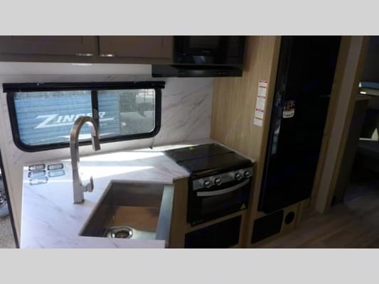 Derick's Cruiser RV avenir Travel Trailer