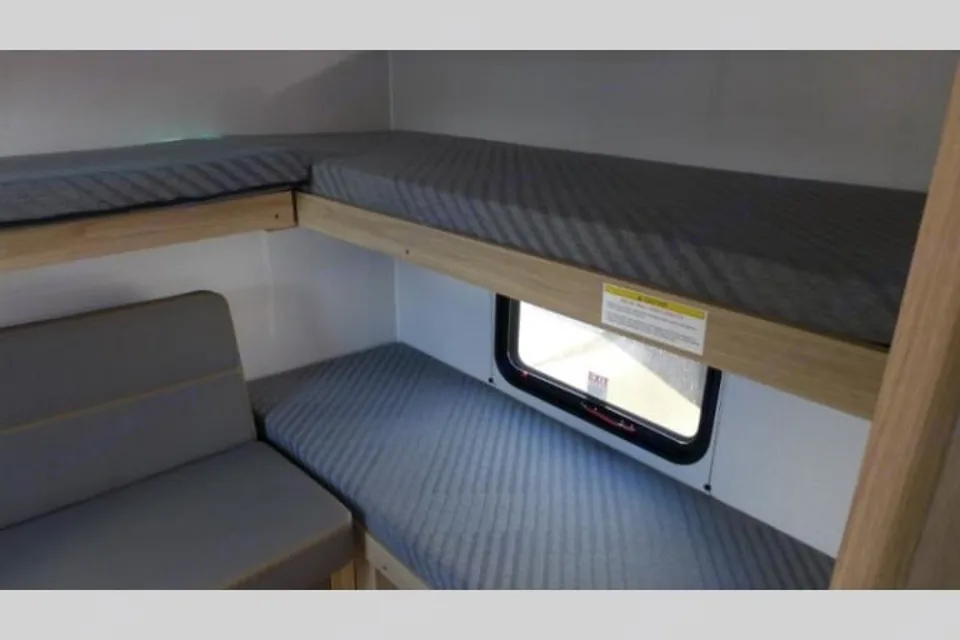 Derick's Cruiser RV avenir Travel Trailer