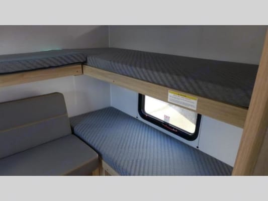 Derick's Cruiser RV avenir Travel Trailer