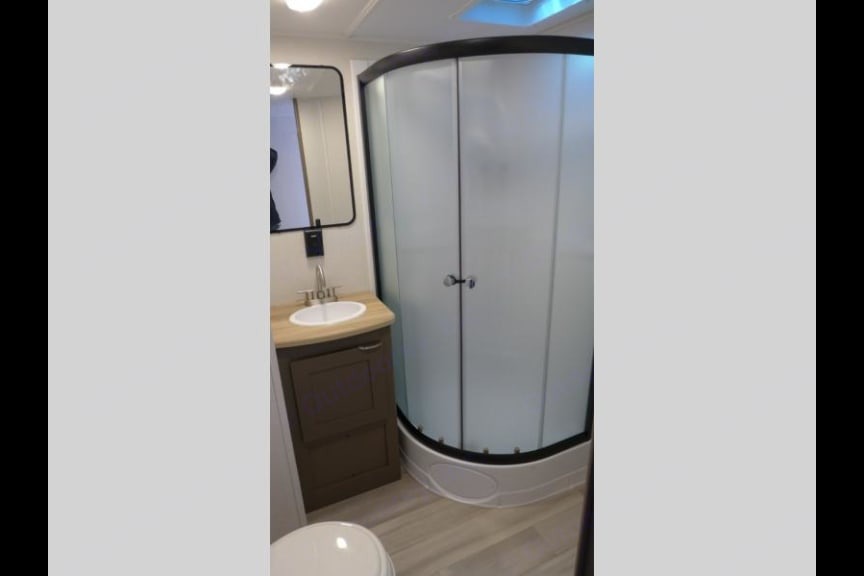Derick's Cruiser RV avenir Travel Trailer
