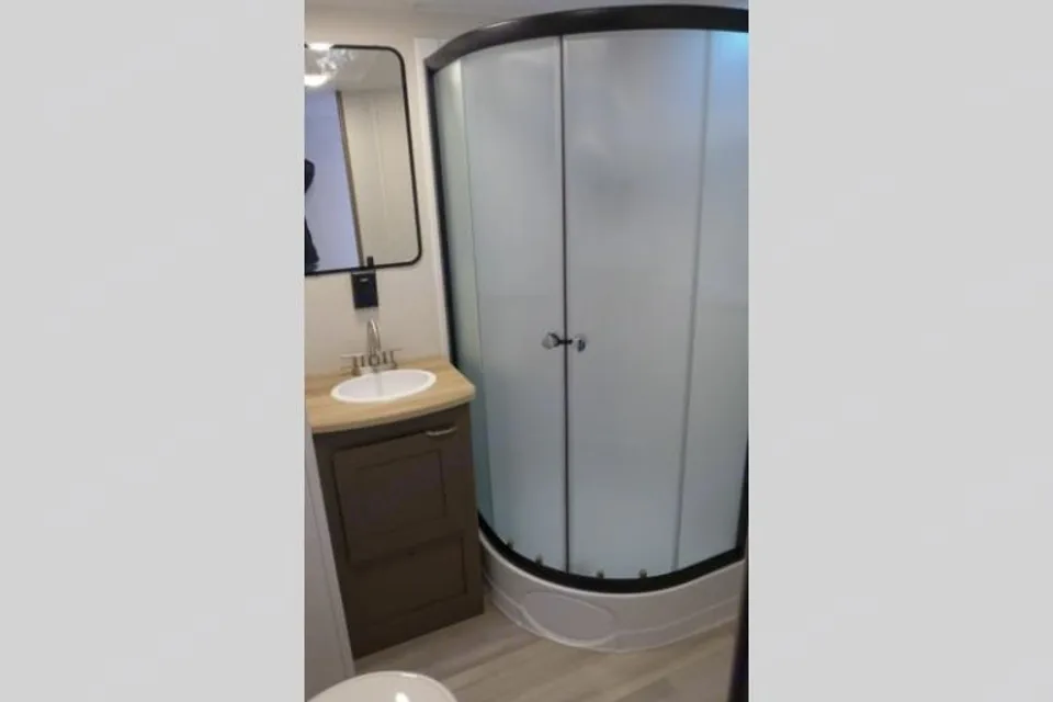 Derick's Cruiser RV avenir Travel Trailer