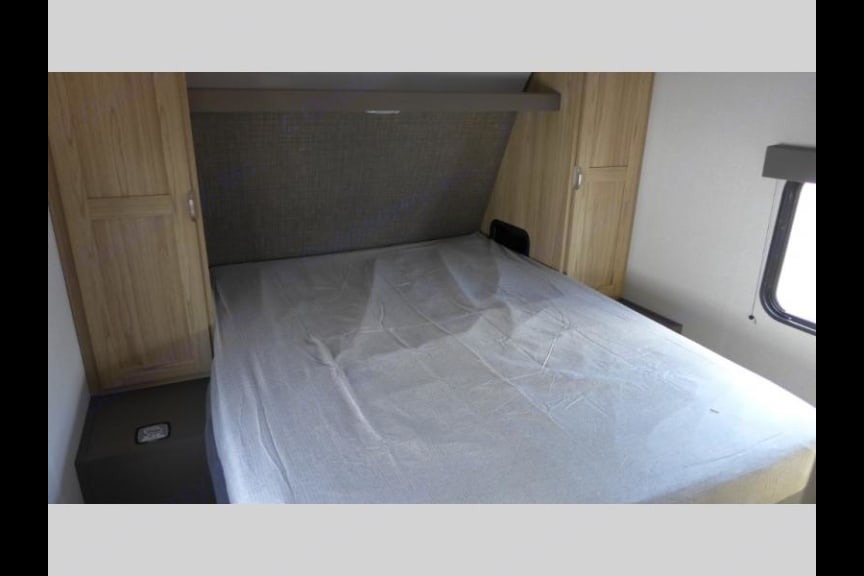 Derick's Cruiser RV avenir Travel Trailer