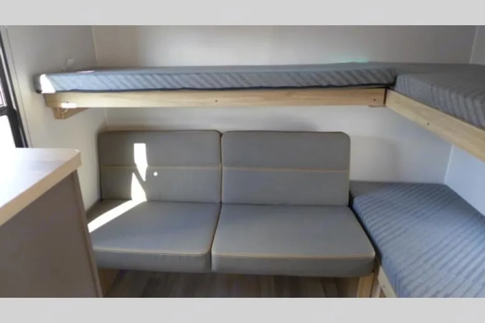 Derick's Cruiser RV avenir Travel Trailer
