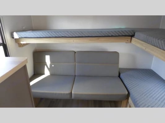 Derick's Cruiser RV avenir Travel Trailer