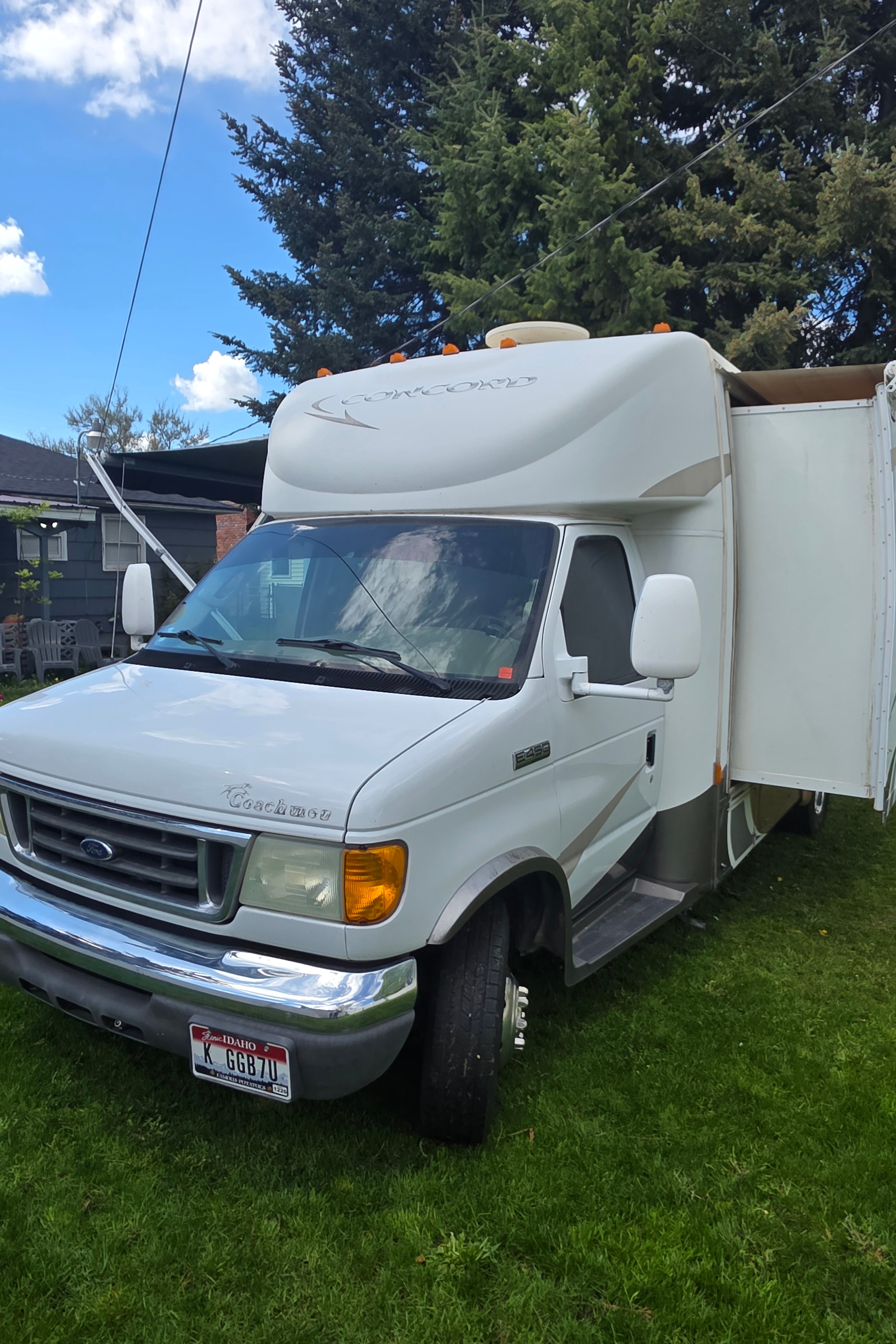 Chelsea's Coachmen Concord Class B