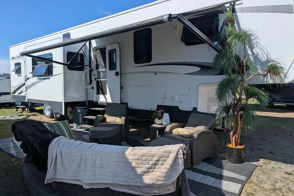 Leikan Farm’s Sportsman Toy hauler Fifth Wheel