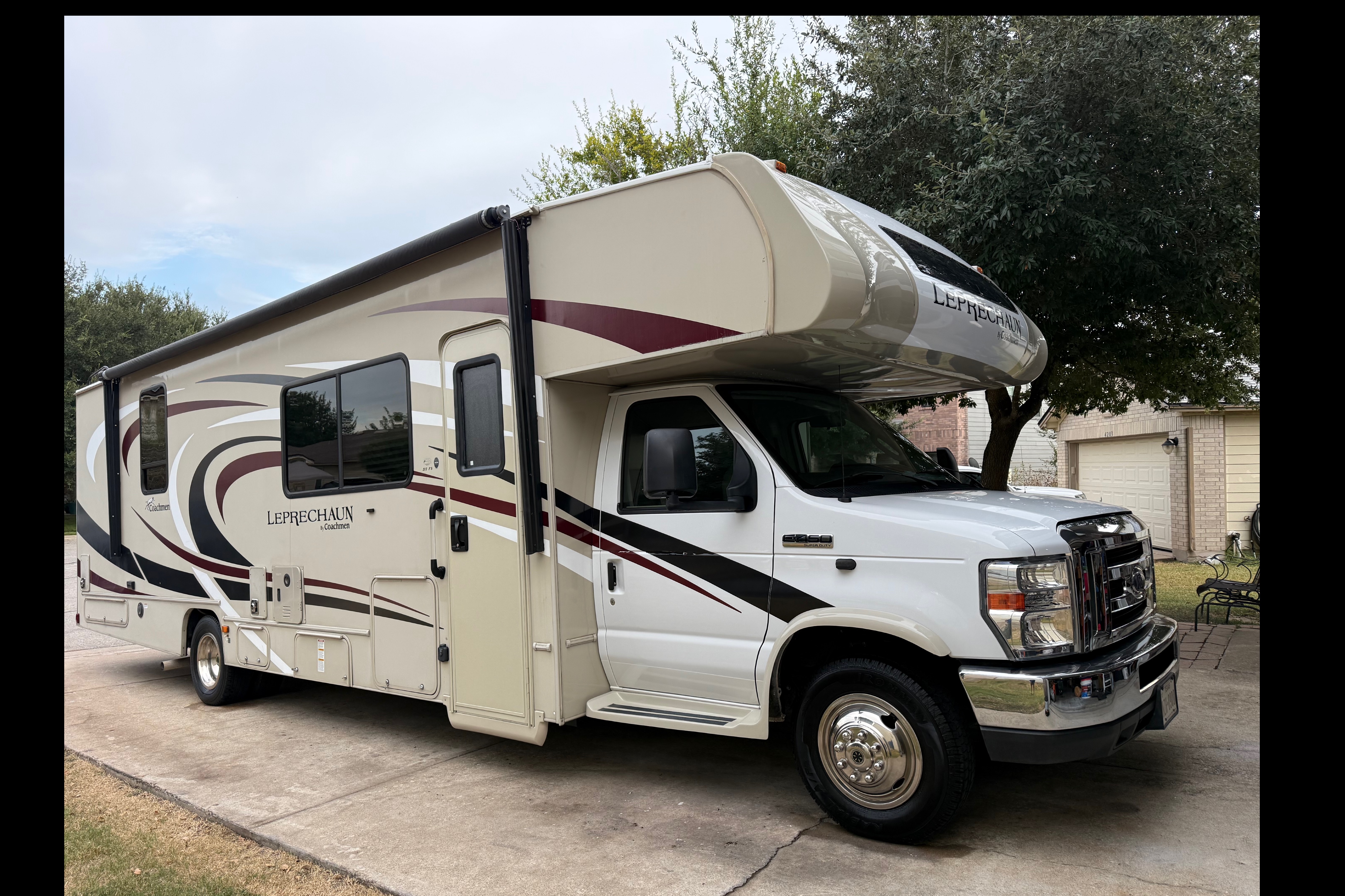 Paul Leal's Coachmen 311 FS Class A