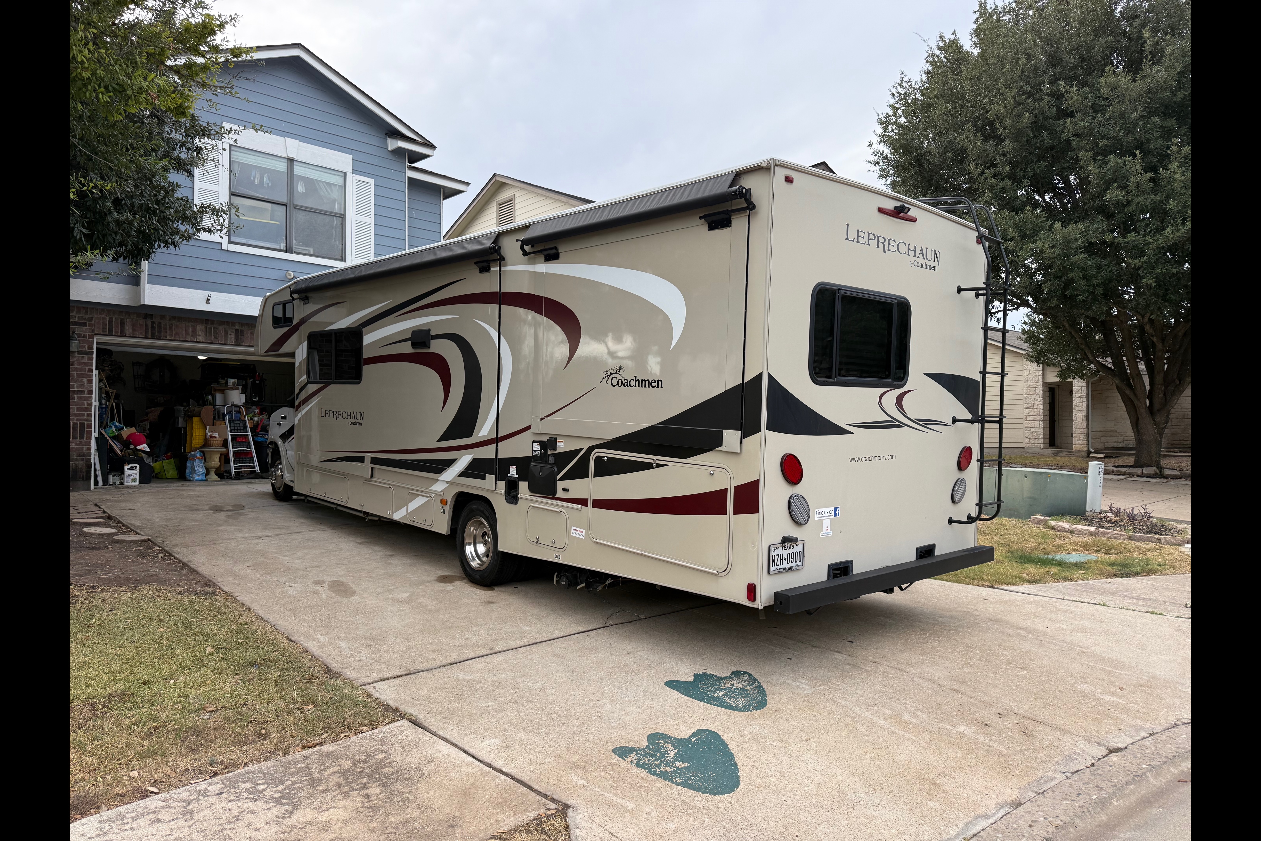 Paul Leal's Coachmen 311 FS Class A