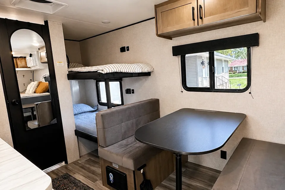 21ft Jayco · Brand New · Easy tow or Delivery · Fully Stocked · New Bed