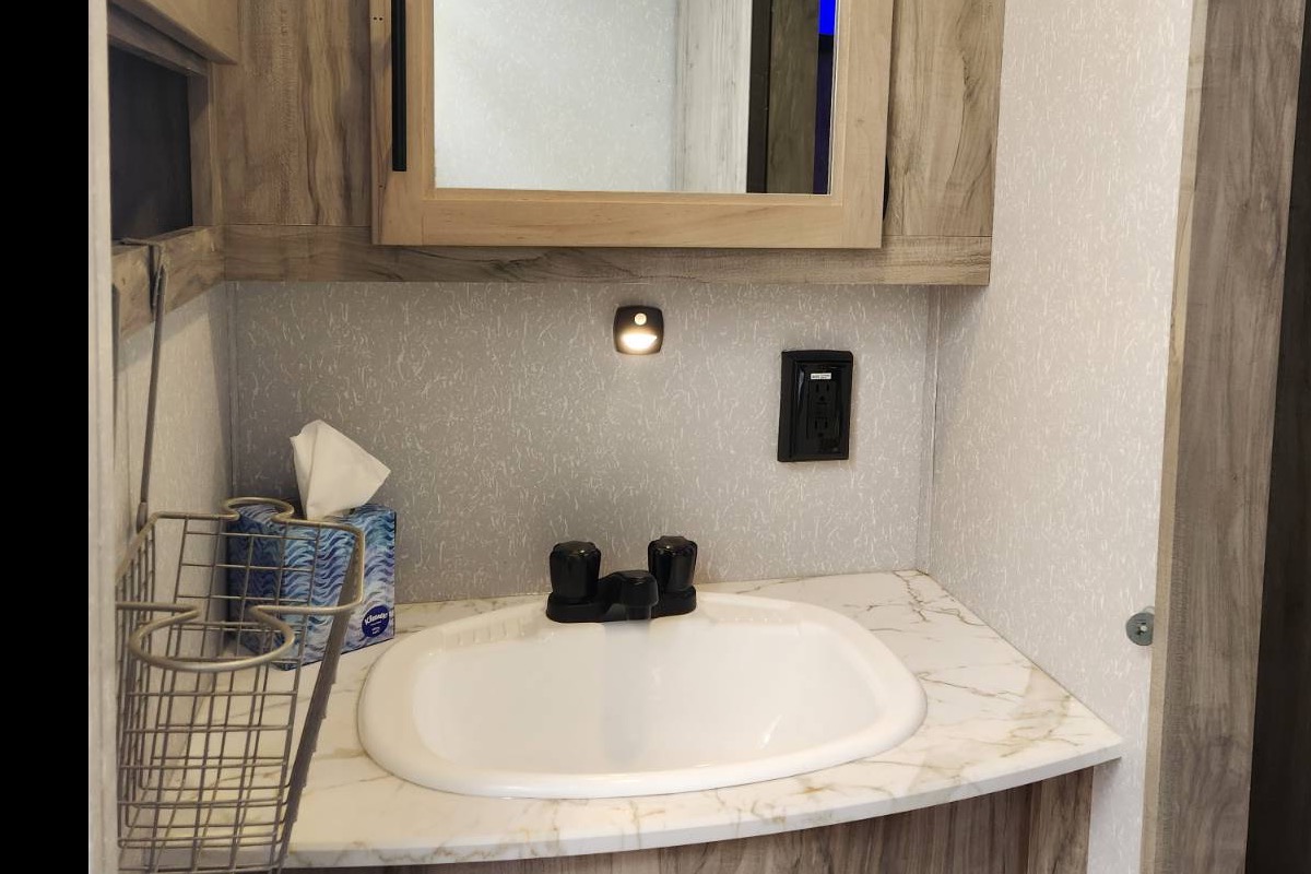 Robby's Forest River 321Bh Fifth Wheel