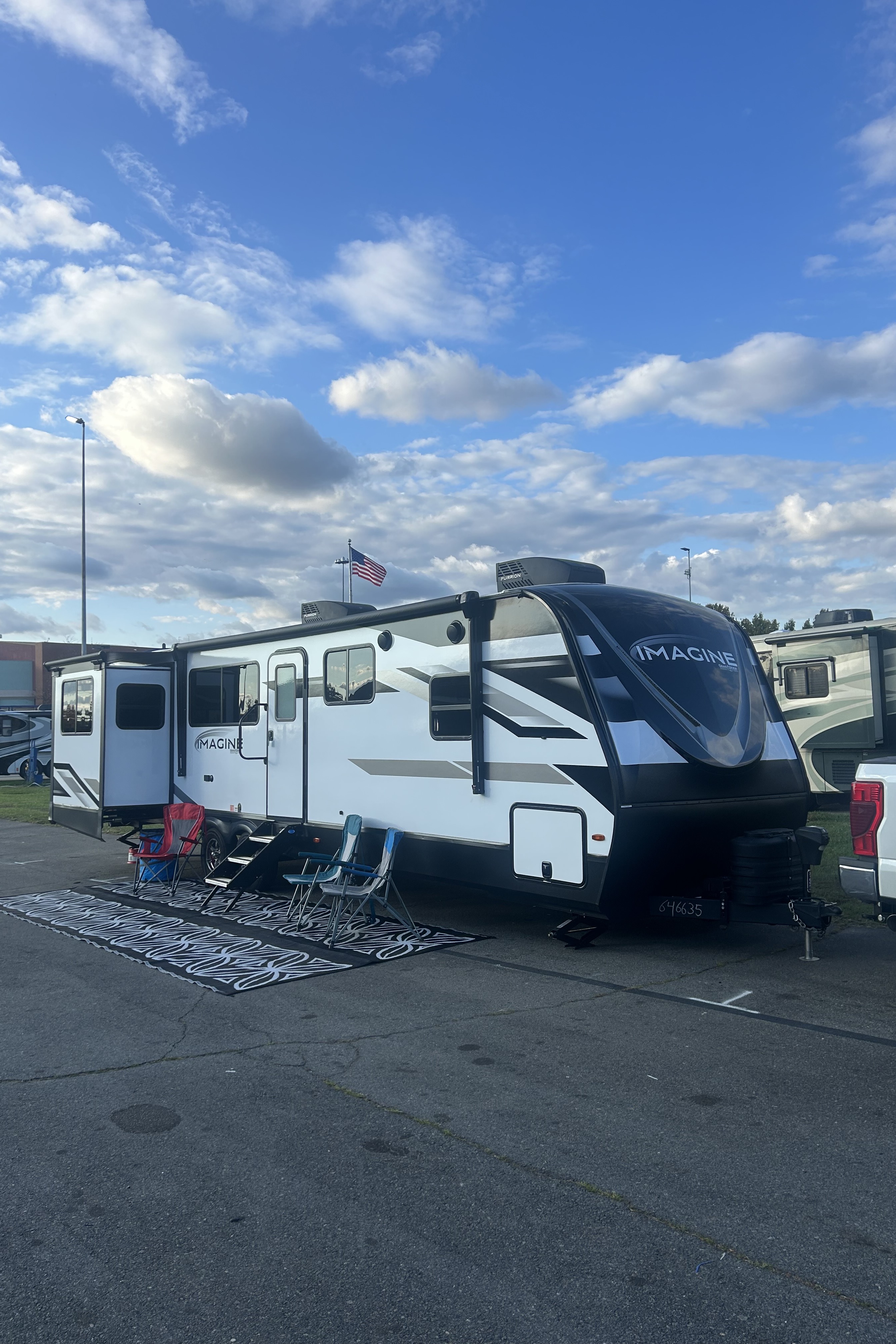 Lo Rentz 2023 Imagine Travel Trailer