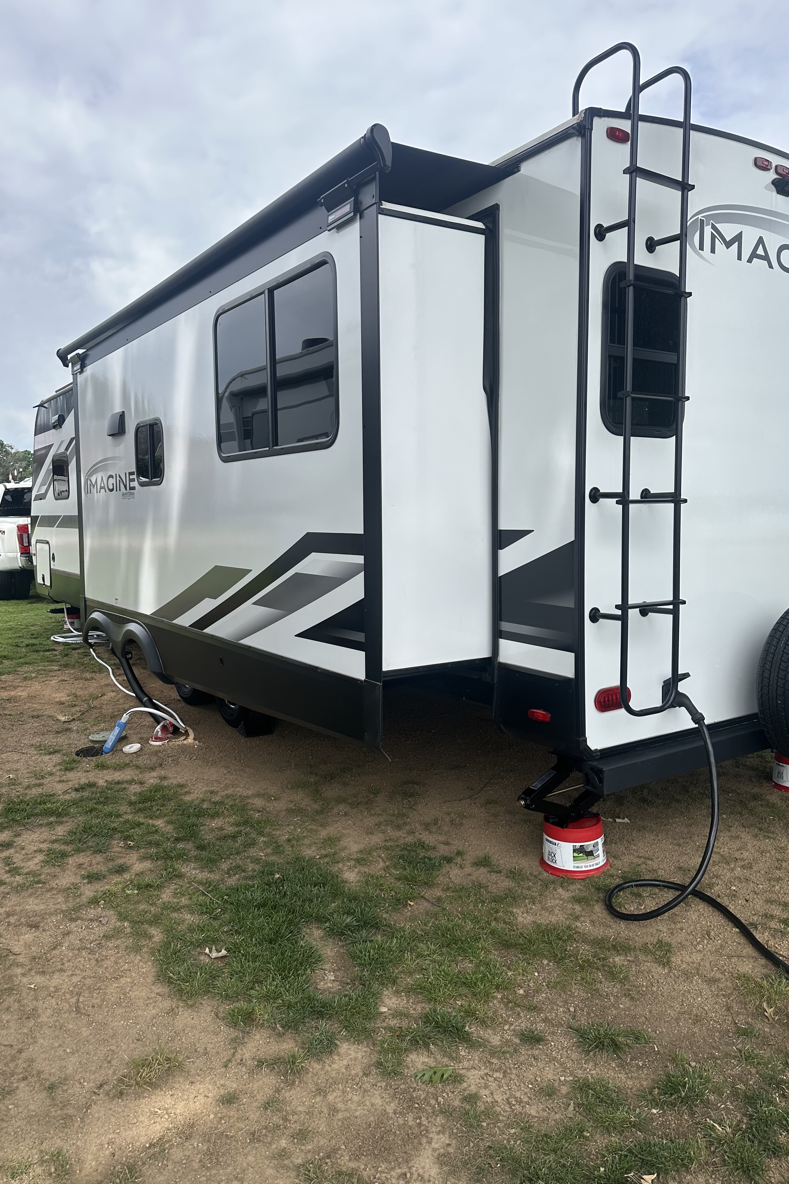 Lo Rentz 2023 Imagine Travel Trailer