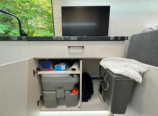 Luxury Hotel-Style Furnitured Camper 2023 Rare Size