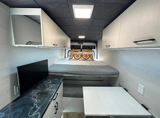Luxury Hotel-Style Furnitured Camper 2023 Rare Size