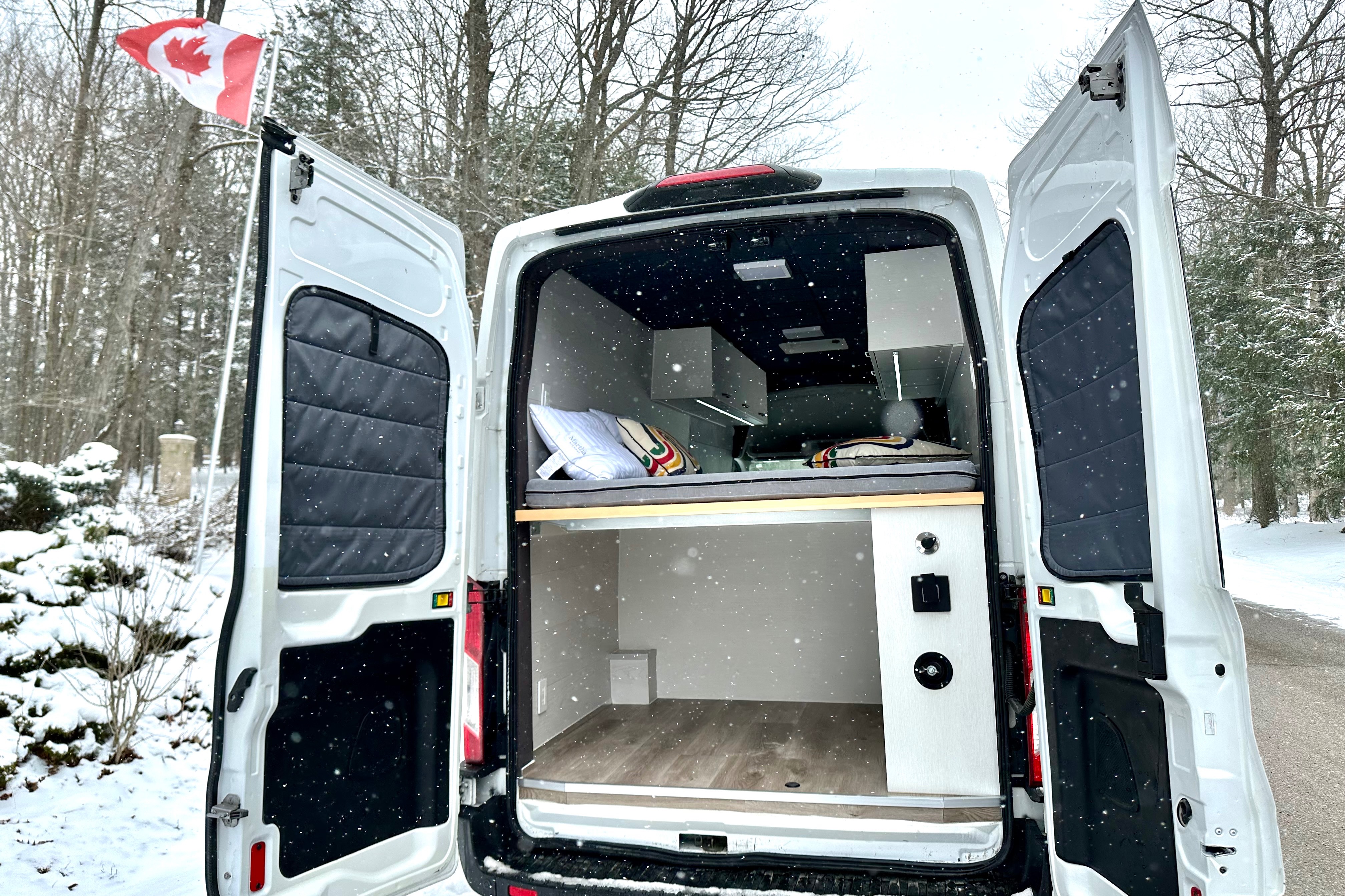 Luxury Hotel-Style Furnitured Camper 2023 Rare Size