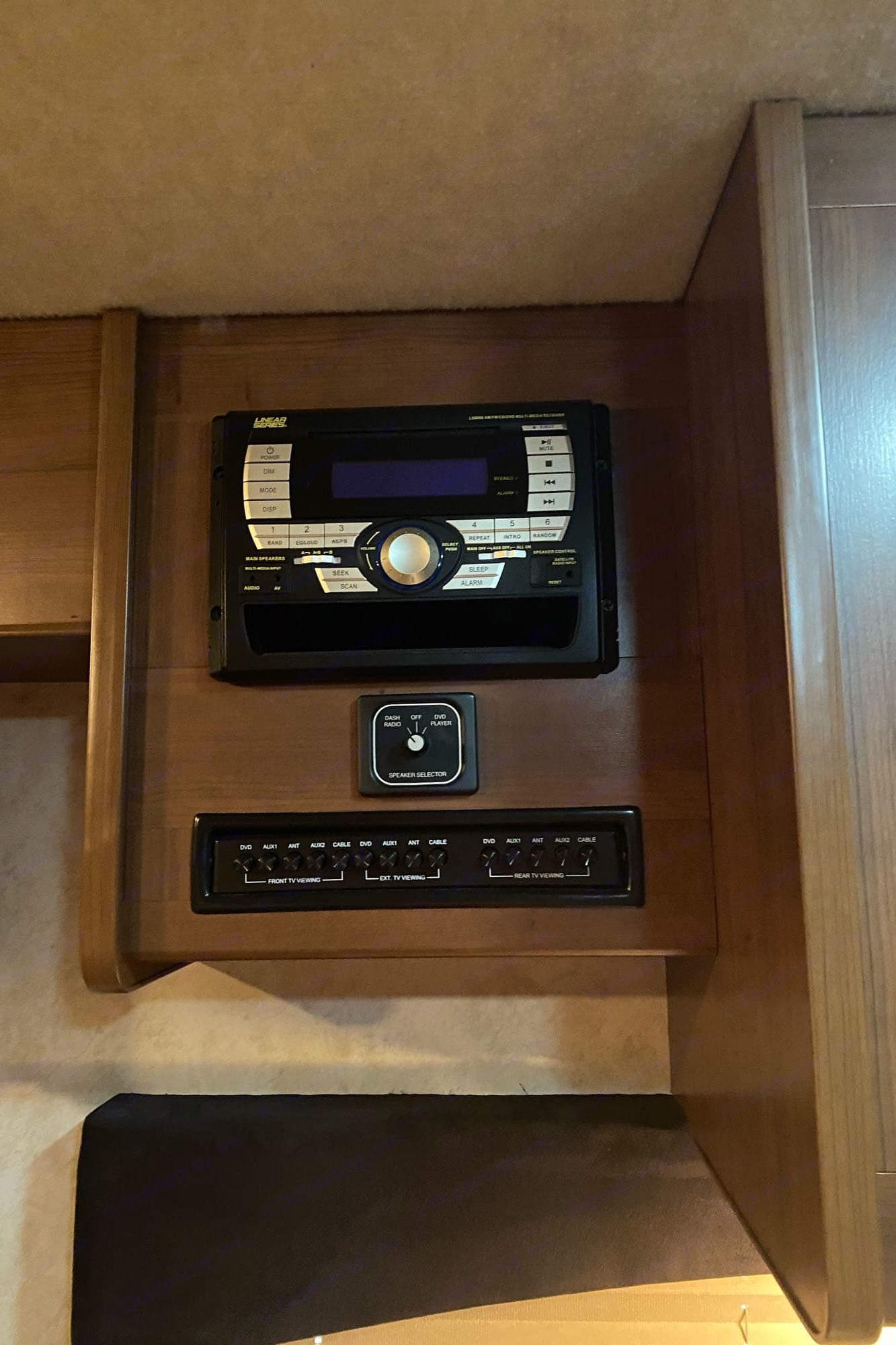 Jordan's Fleetwood Storm 32BH Class A