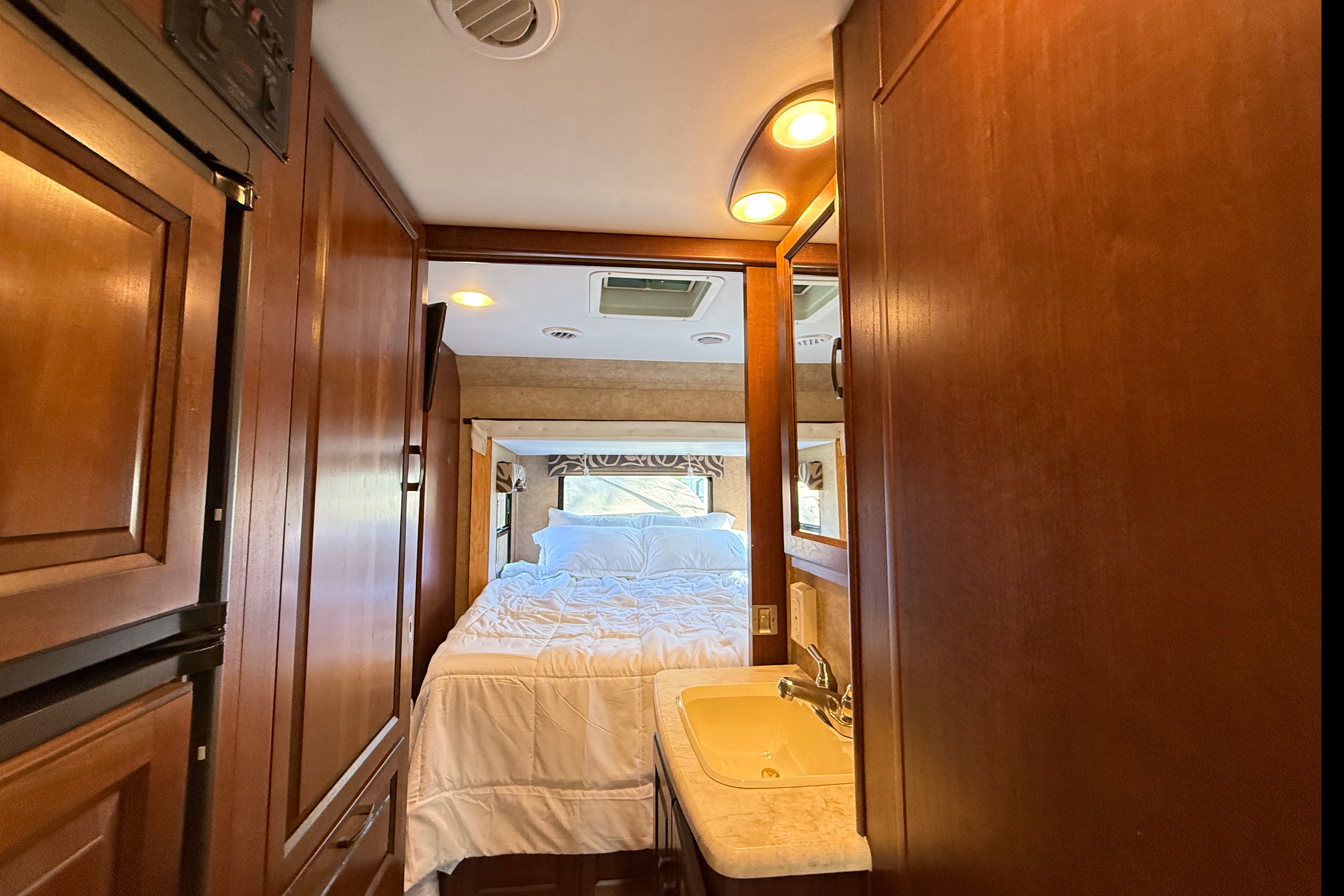 Ernie's Forest River Solera 24R Class C