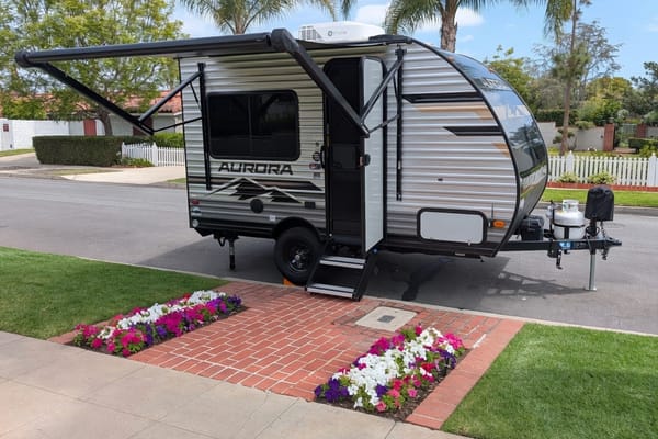 Lightweight Aurora 13RDX Sleeps 3 Easy Tow or Delivery Available