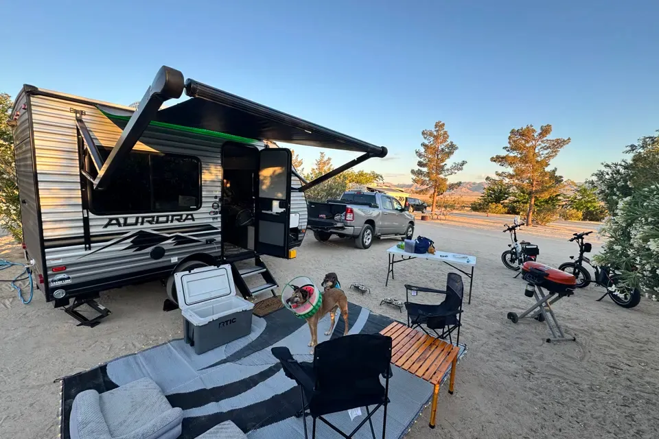 Lightweight Aurora 13RDX Sleeps 3 Easy Tow or Delivery Available