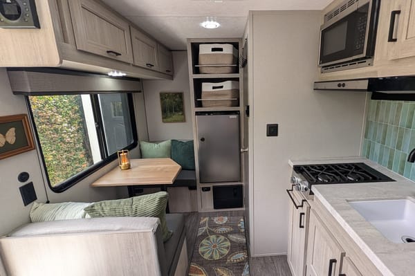 Lightweight Aurora 13RDX Sleeps 3 Easy Tow or Delivery Available