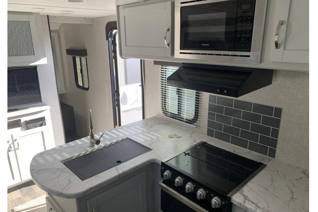 B&M’s Family Friendly Double Bunk House Travel Trailer
