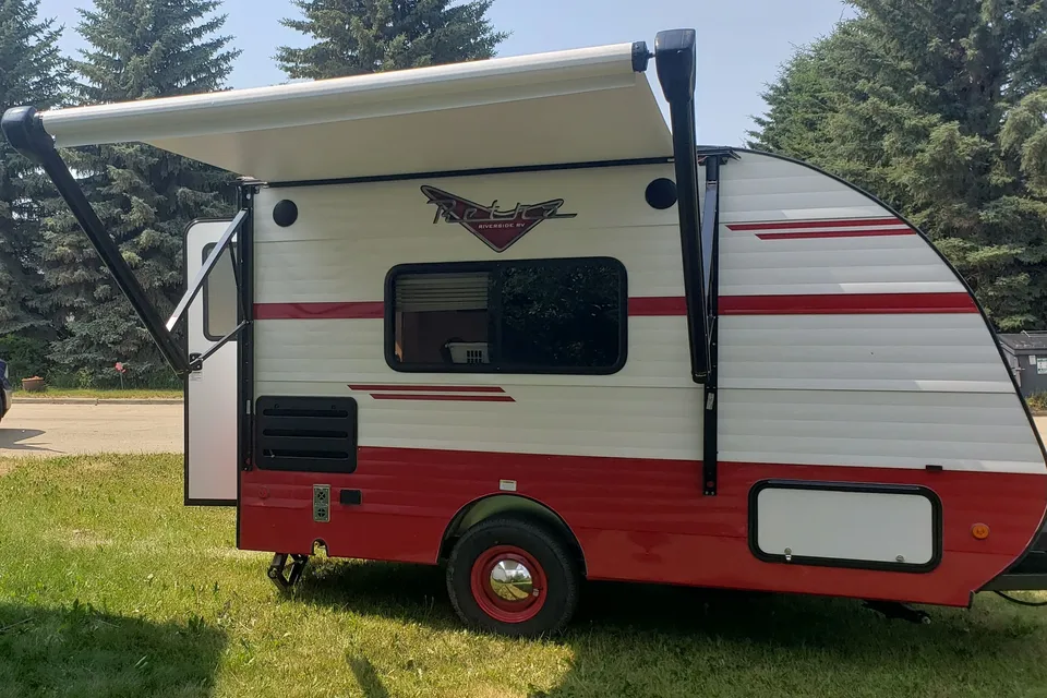 Holly's Riverside RV Retro Micro Trailer