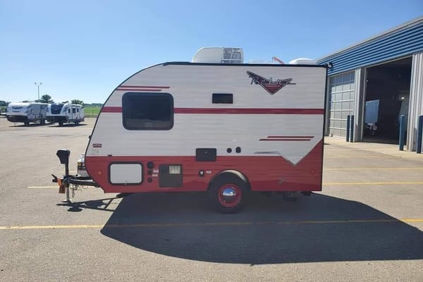 Holly's Riverside RV Retro Micro Trailer