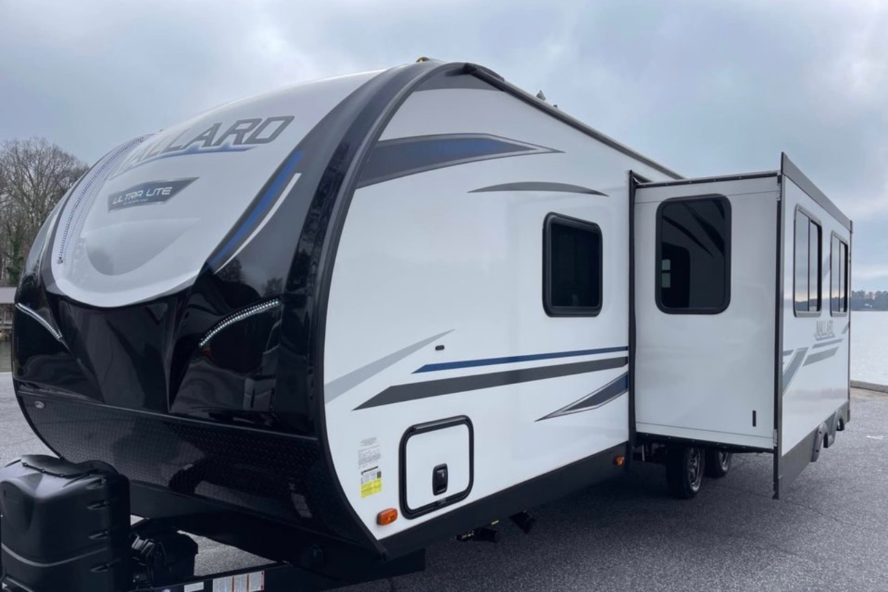 Mariela's Heartland Mallard Travel Trailer