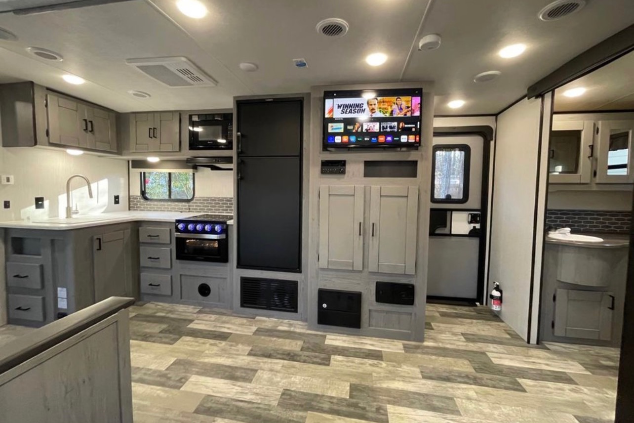 Mariela's Heartland Mallard Travel Trailer