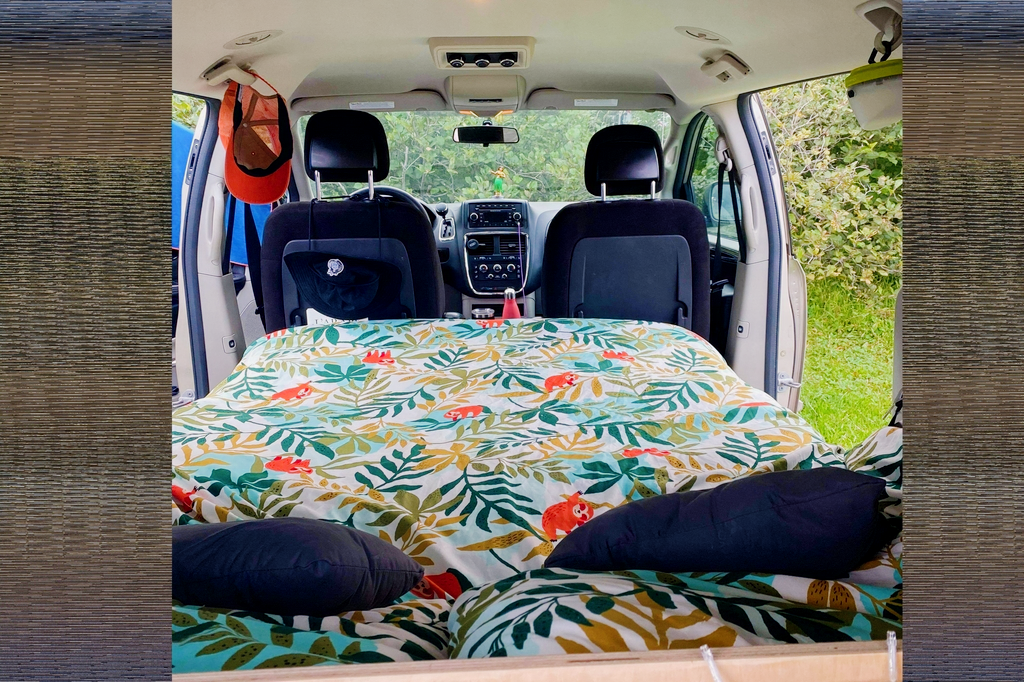 La belle Huguette-  Dodge Grand Caravan