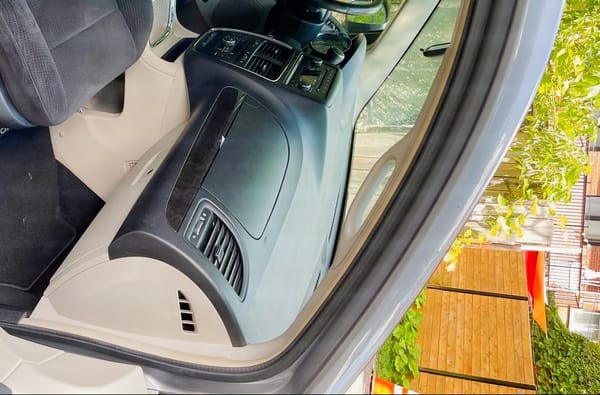 La belle Huguette- Dodge Grand Caravan