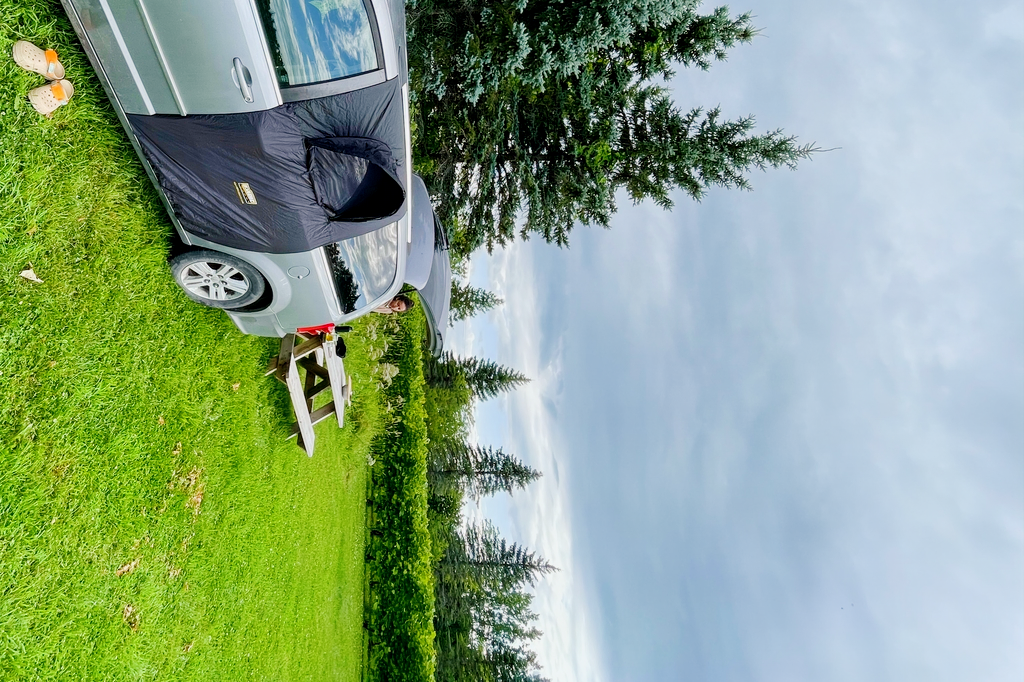 La belle Huguette-  Dodge Grand Caravan