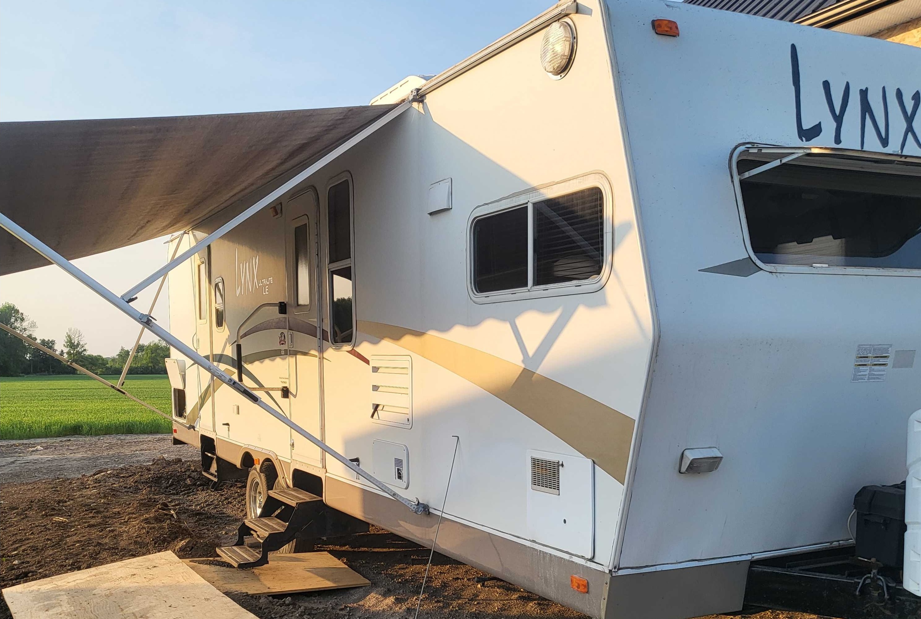 Heather's Lynx Ultra lite LE Travel Trailer