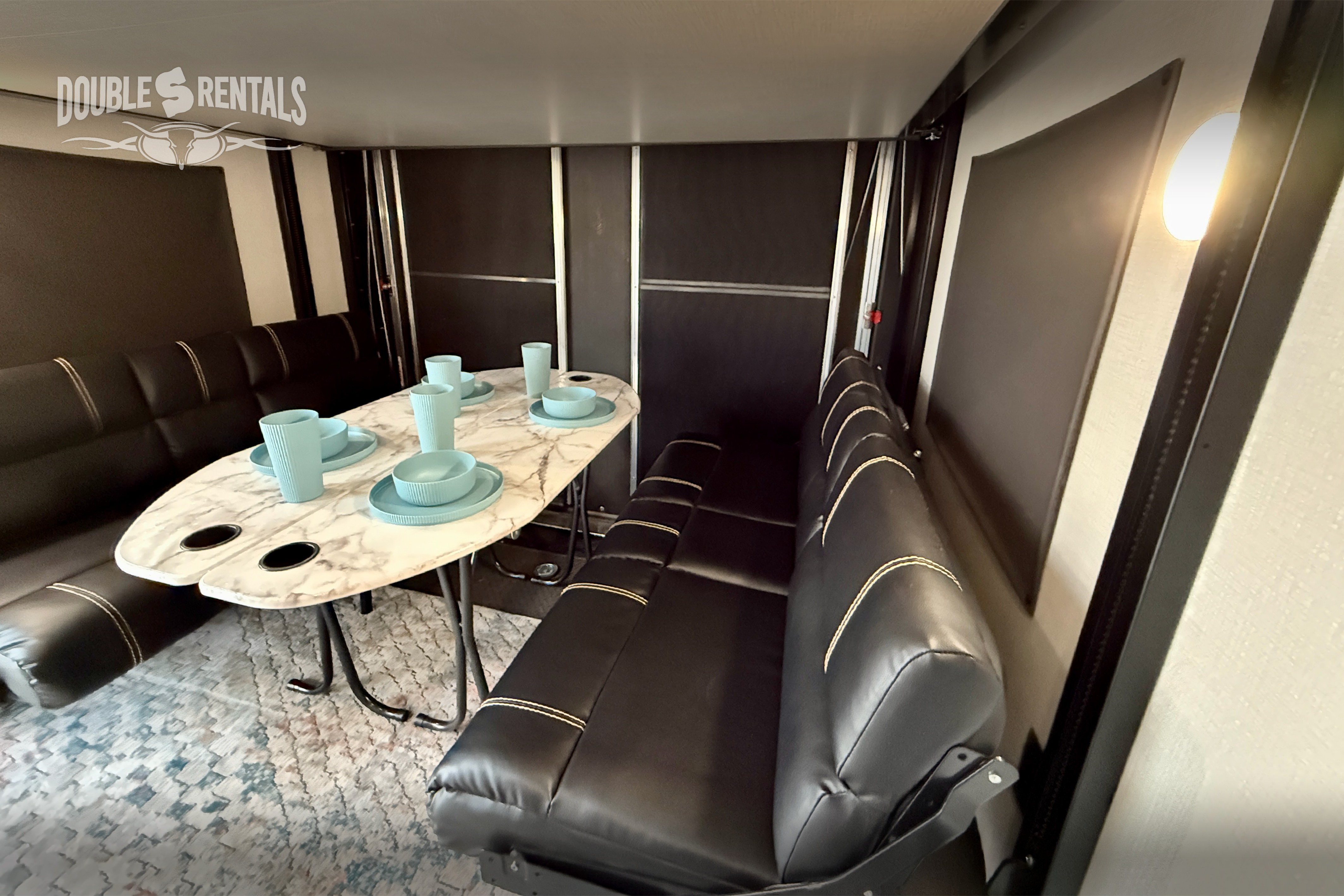 SPORTSTER Toy Hauler with 2 Queen Beds, U-Shaped Dinette & Sofa