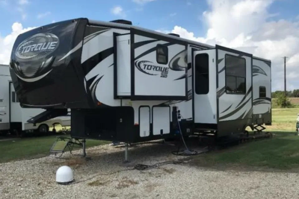 Spacious Toyhauler w/ 2 bathrooms