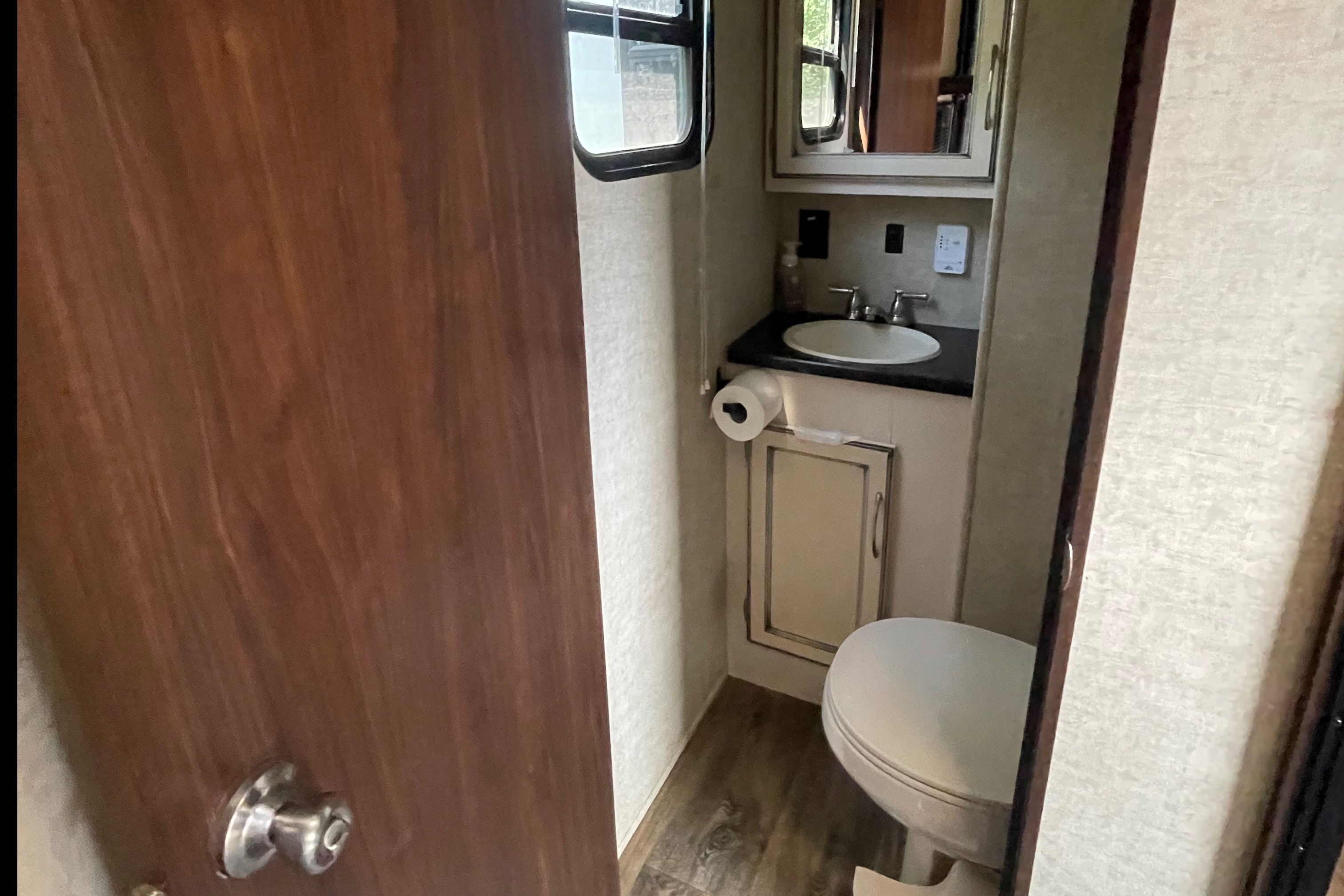 Spacious Toyhauler w/ 2 bathrooms