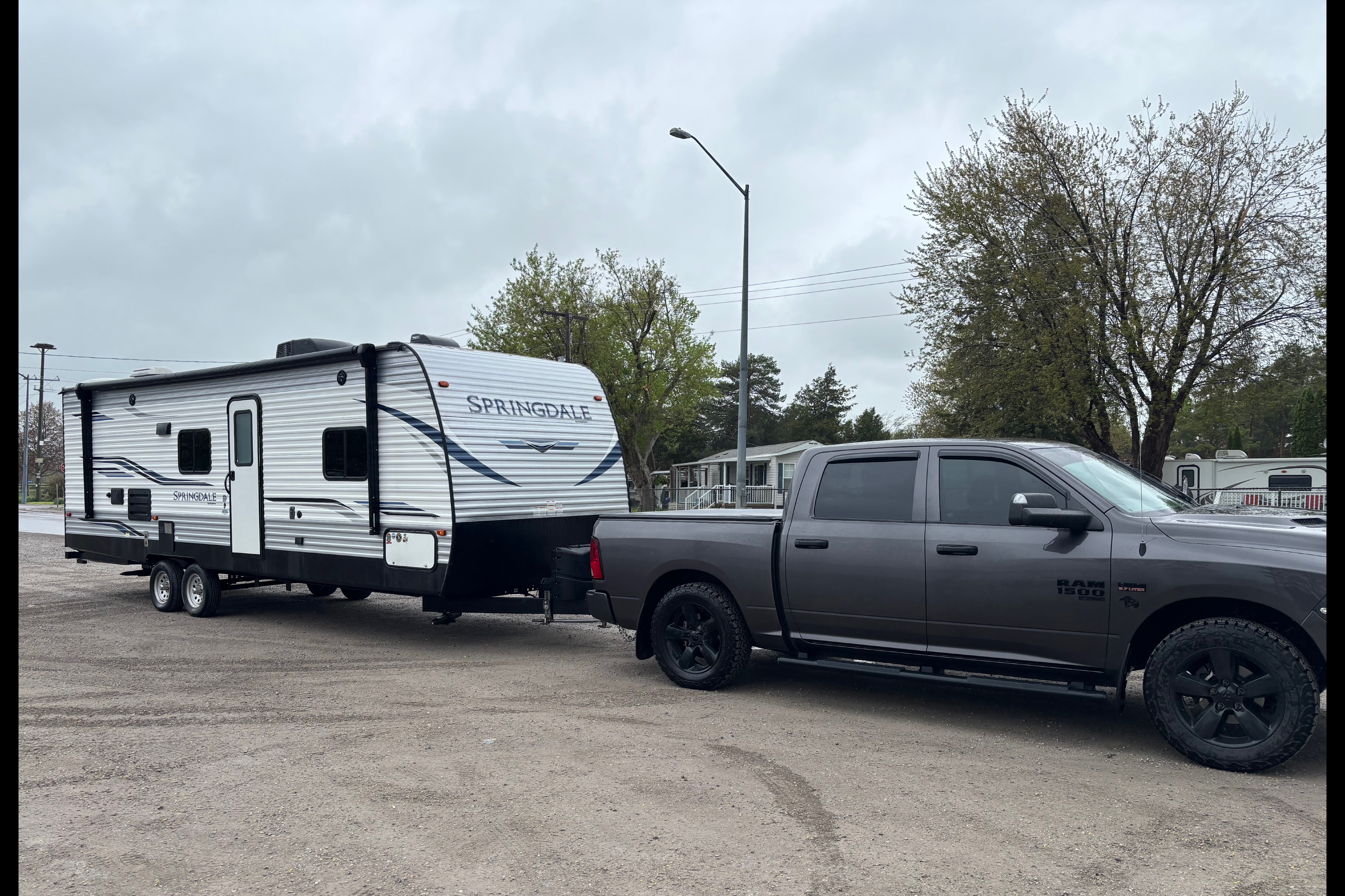 1500 friendly Keystone Springdale 27rbh Travel Trailer