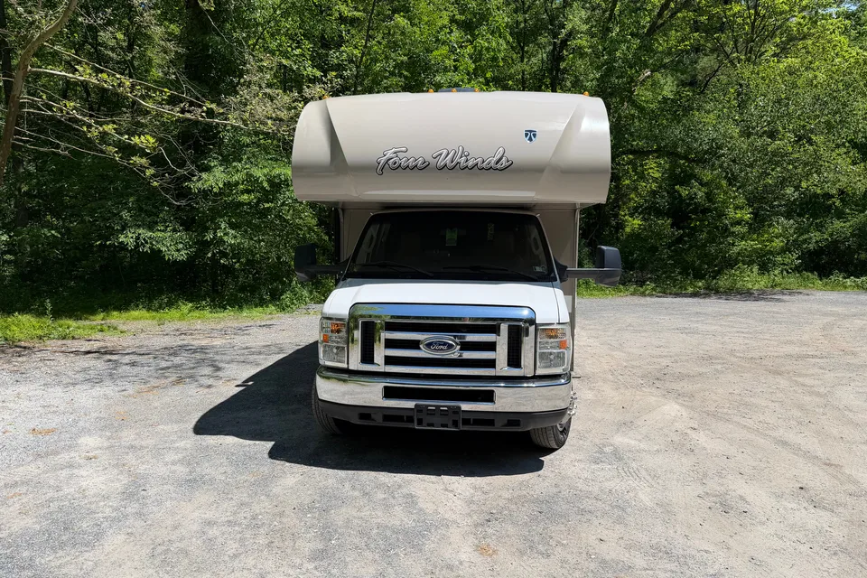 Rental photo Thor Four Winds 31E – Ultimate Family & Off-Grid Adventure RV
