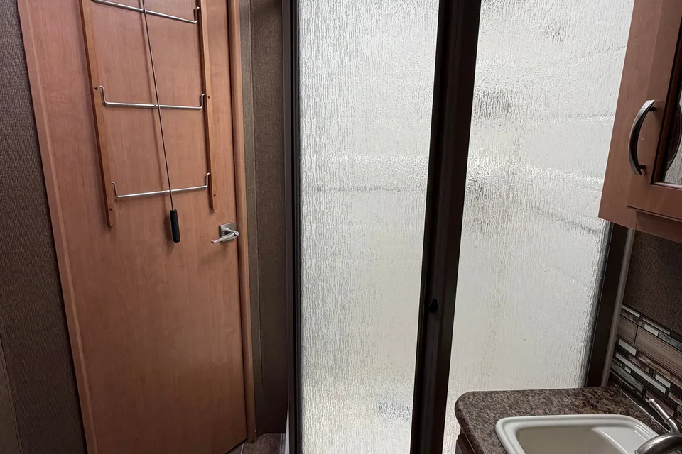 Rental photo Thor Four Winds 31E – Ultimate Family & Off-Grid Adventure RV
